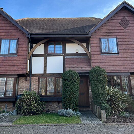 2 Bedroom Terraced House To Rent In Parsonage Close, Oakley, MK43