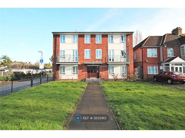 3 Bedroom Maisonette To Rent In Chinbrook Road, London, SE12