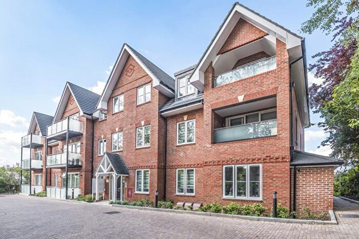 3 Bedroom Flat To Rent In Carew Road, Northwood, HA6