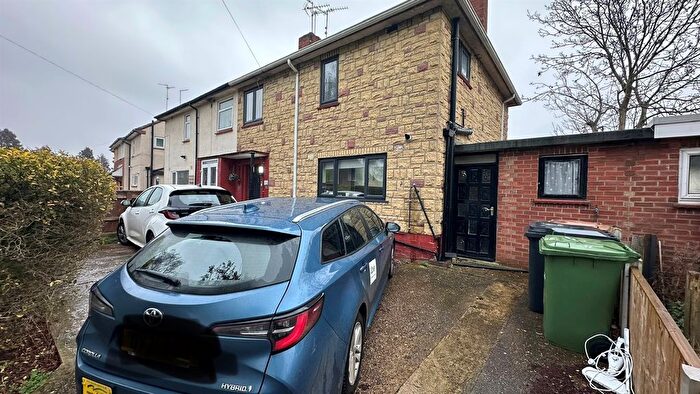 3 Bedroom Semi Detached House For Sale In Western Avenue, Peterborough, PE1