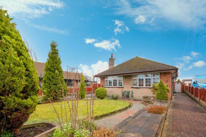 3 Bedroom Detached Bungalow To Rent In Doe Meadow, Newburgh, Wigan, WN8
