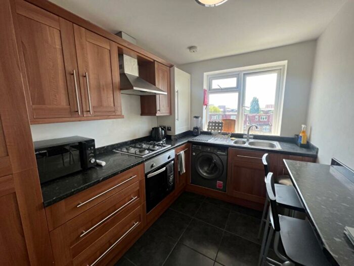 2 Bedroom Flat To Rent In Nicola Close, Harrow, HA3