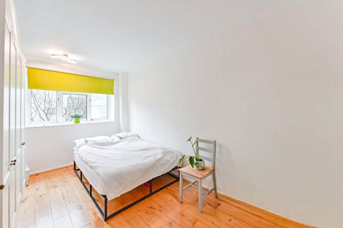 1 Bedroom Flat For Sale In Morgan Court, Battersea Square, London, SW11