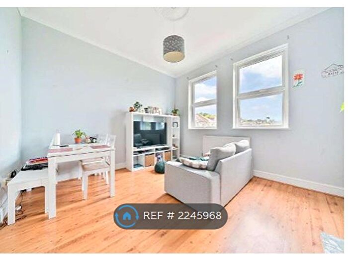 2 Bedroom Flat To Rent In Horniman Grange, London, SE23