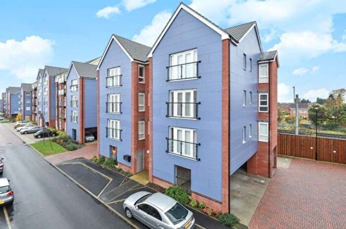 2 Bedroom Apartment For Sale In Chadwick Road, Slough, SL3