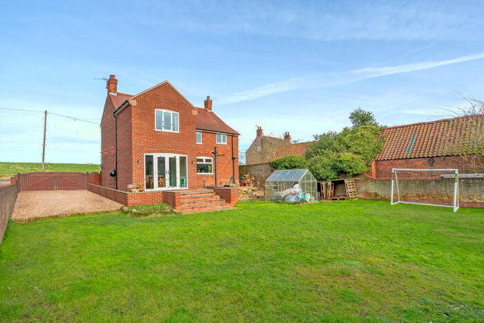 3 Bedroom Detached House For Sale In Main Street, Whitgift, DN14