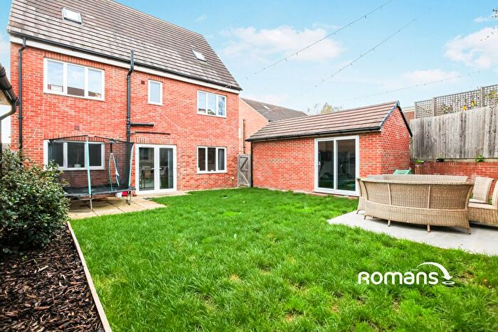 5 Bedroom Detached House To Rent In Cypress Gardens, Maidenhead, Berkshire, SL6