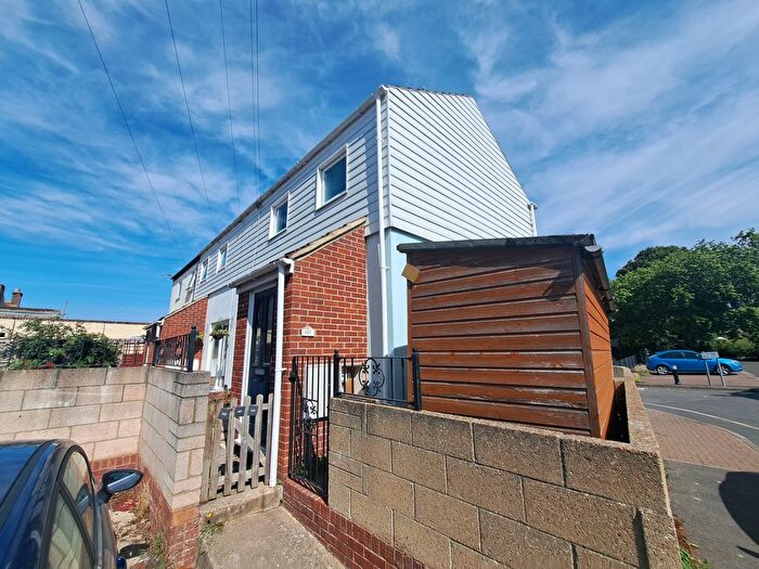 2 Bedroom End Of Terrace House To Rent In Queens Road, Gosport, PO12