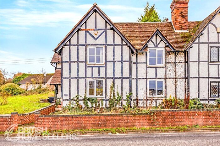 5 Bedroom Semi Detached House For Sale In Reading Road, Lower Basildon, Reading, Berkshire, RG8