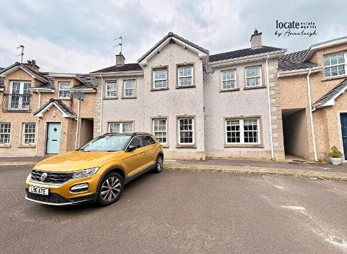 3 Bedroom Mid Terraced House For Sale In The Oaklands, Derry, BT47