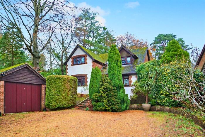 3 Bedroom Detached House To Rent In Storrington, West Sussex, RH20