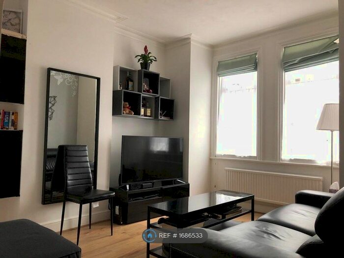 1 Bedroom Flat To Rent In Fortescue Road, London, SW19