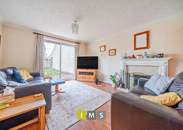 4 Bedroom Detached House For Sale In Corncrake Way, Bicester, OX26