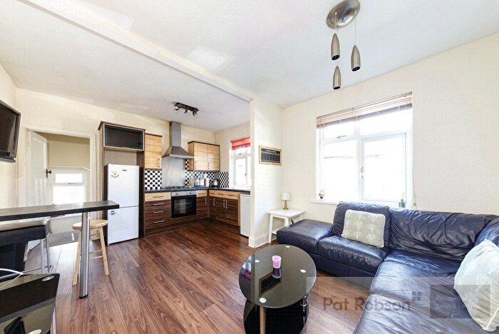 3 Bedroom Apartment To Rent In Cavendish Road, Jesmond, Newcastle Upon Tyne, NE2