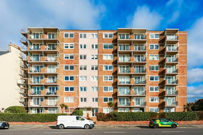 3 Bedroom Flat To Rent In Kingsway, Hove, BN3