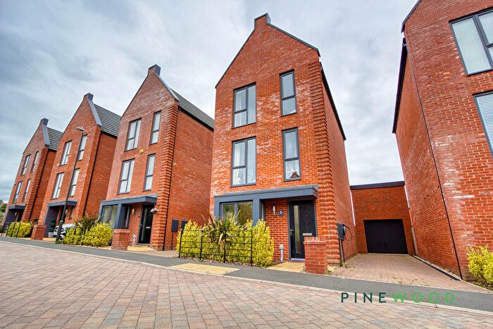 3 Bedroom Detached House To Rent In The Avenue, Wingerworth, Chesterfield, Derbyshire, S42