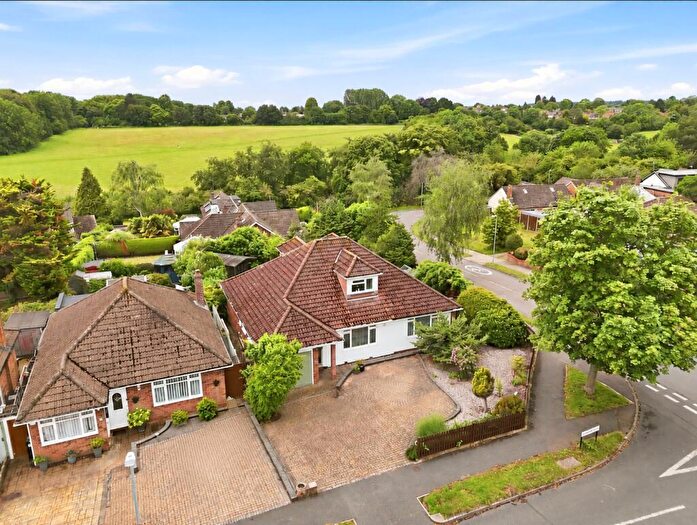 4 Bedroom Detached House For Sale In Warren Road, St. Albans, Hertfordshire, AL1