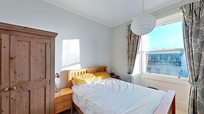 1 Bedroom Flat To Rent In Perth Street, Edinburgh, Midlothian, EH3