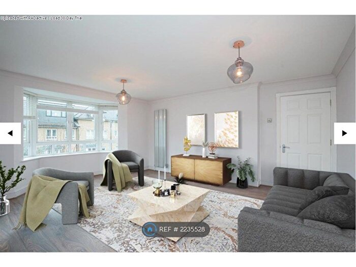 2 Bedroom Flat To Rent In Dee House, Kingston Upon Thames, KT2