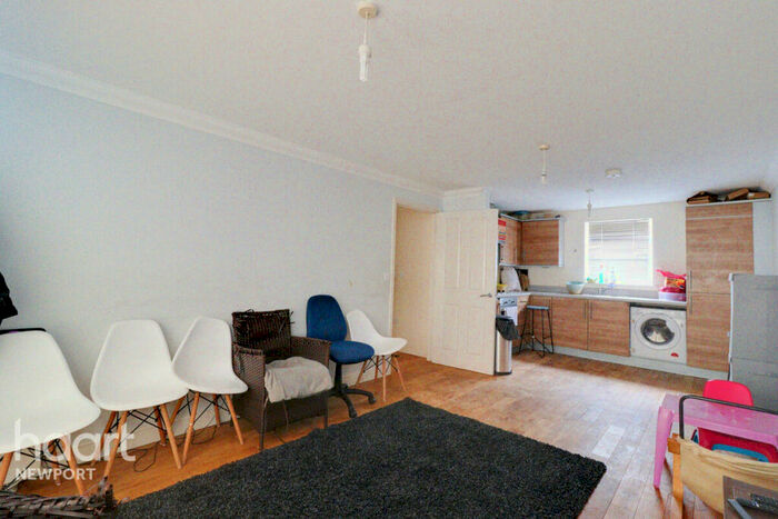 2 Bedroom Apartment For Sale In Alicia Crescent, Newport, NP20