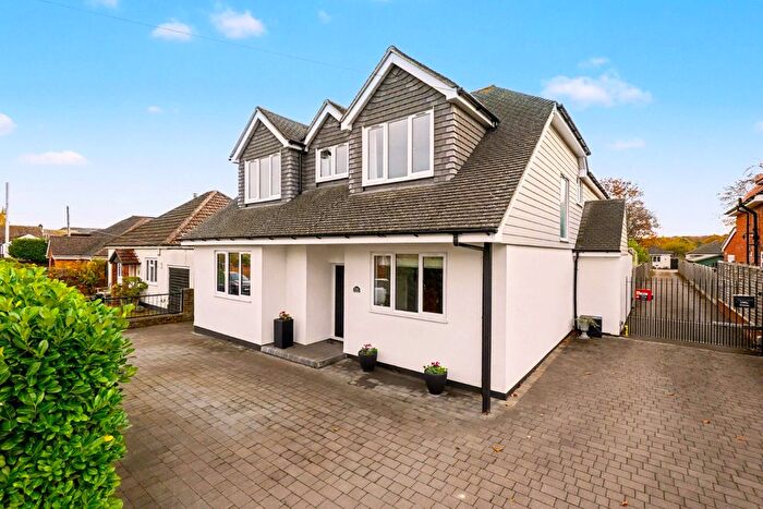 6 Bedroom Detached House For Sale In Woodside, Rainham, ME8