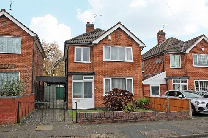 3 Bedroom Semi Detached House For Sale In Lamborne Road, Leicester, LE2