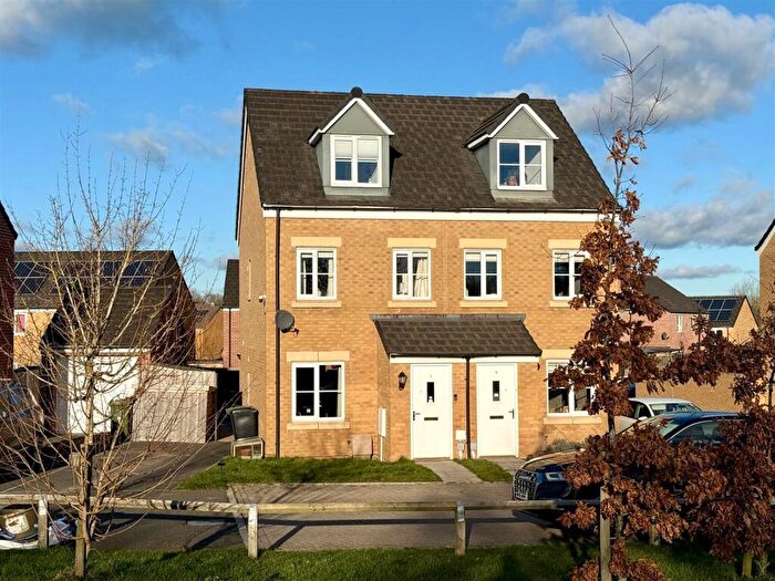 3 Bedroom Semi-Detached House For Sale In Town Farm Road, Newent, GL18