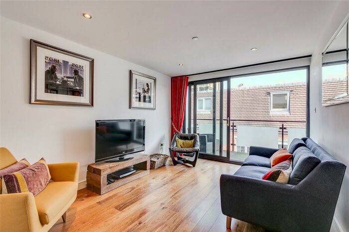 2 Bedroom Flat To Rent In Providence Place, London, N1