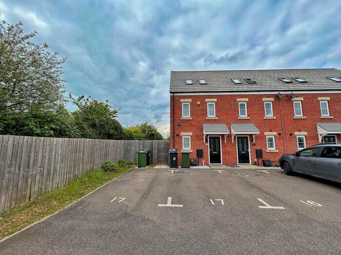 3 Bedroom End Of Terrace House To Rent In Bedstone Way, Farcet, Peterborough., PE7