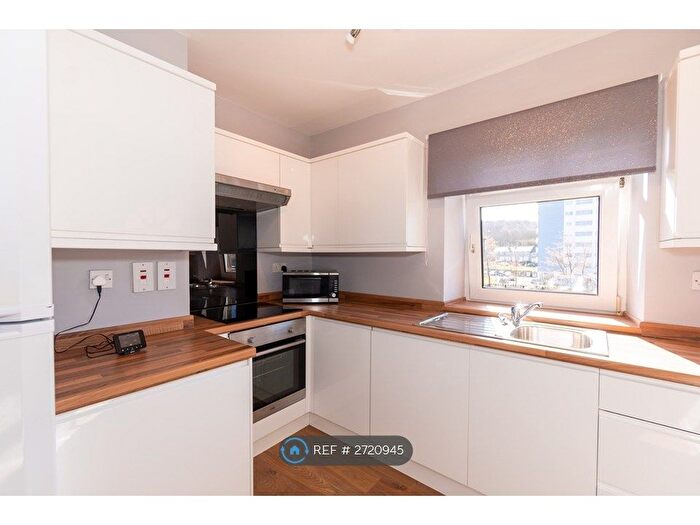 2 Bedroom Flat To Rent In Cairngorm Gardens, Aberdeen, AB12