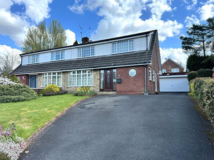 4 Bedroom Semi Detached House For Sale In Tandle Hill Road, Royton, OL2