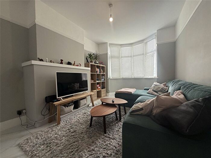 4 Bedroom Terraced House To Rent In Hutton Grove, London, N12