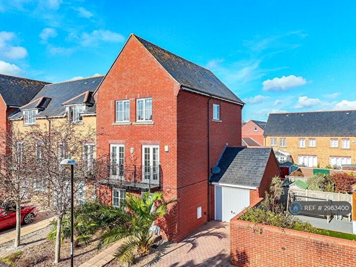 4 Bedroom End Of Terrace House To Rent In Creedy Drive, Christchurch, BH23