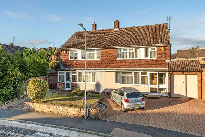 3 Bedroom Semi Detached House For Sale In Beverley Road, Maidstone, ME16