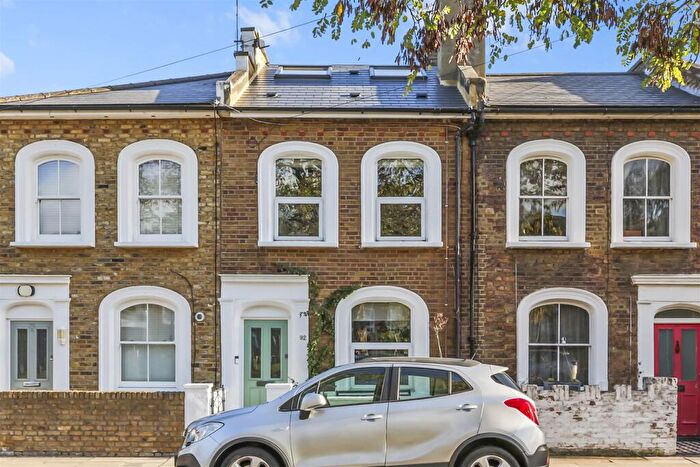 3 Bedroom Terraced House To Rent In Kingsdown Road, Islington, N19