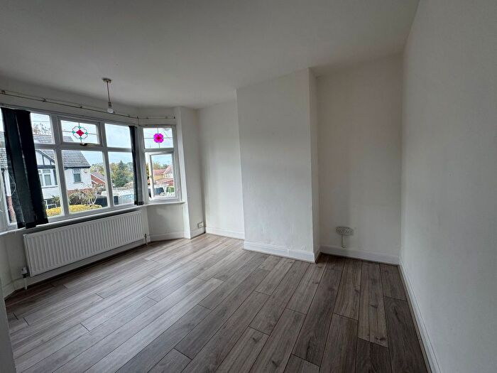 1 Bedroom Flat To Rent In Chester Close, Luton, Bedfordshire, LU4