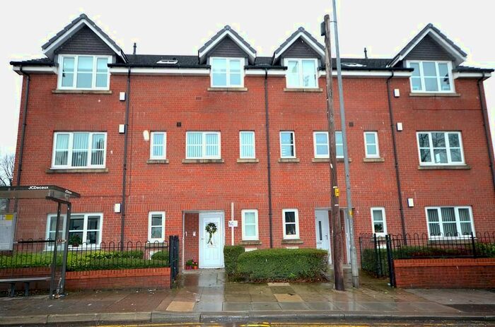 3 Bedroom Flat To Rent In Church Street, Westhoughton, Bolton BL5