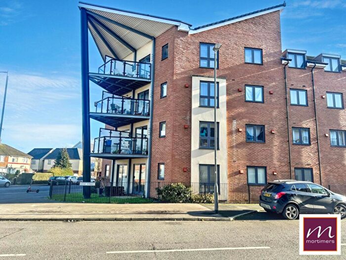 2 Bedroom Apartment For Sale In Edge Street, Aylesbury, HP19