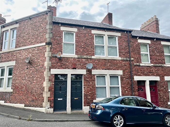 2 Bedroom Flat To Rent In Wordsworth Street, Gateshead, NE8