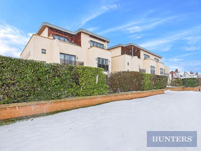 1 Bedroom Flat For Sale In Scalby Mills Road, Scarborough, YO12