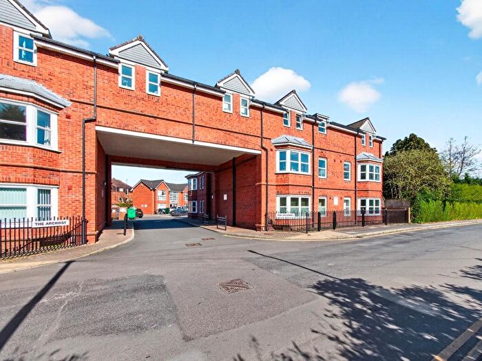 2 Bedroom Flat For Sale In Little Hallfield Road, York, YO31