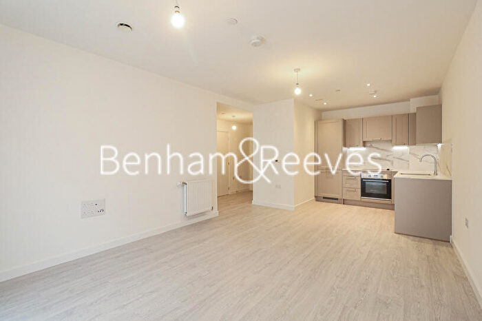 1 Bedroom Apartment To Rent In Donovan Way, Harrow, HA1