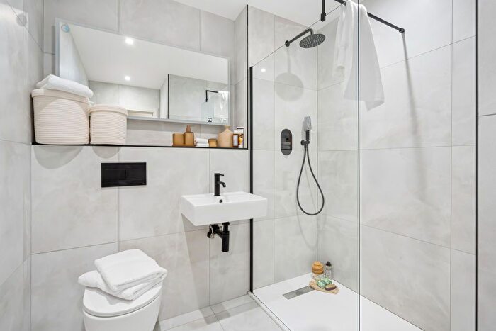 1 Bedroom Flat For Sale In Savill Way, Marlow, SL7
