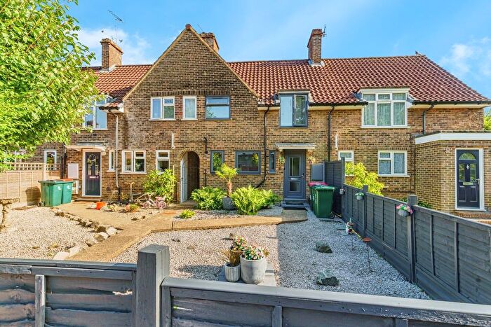 3 Bedroom Property For Sale In West Way, Crawley, RH10