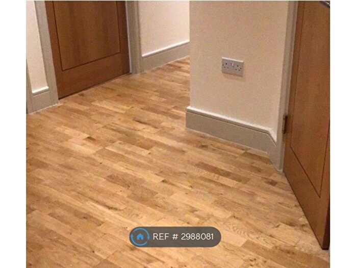 2 Bedroom Flat To Rent In Sloane Court, Sutton, SM2