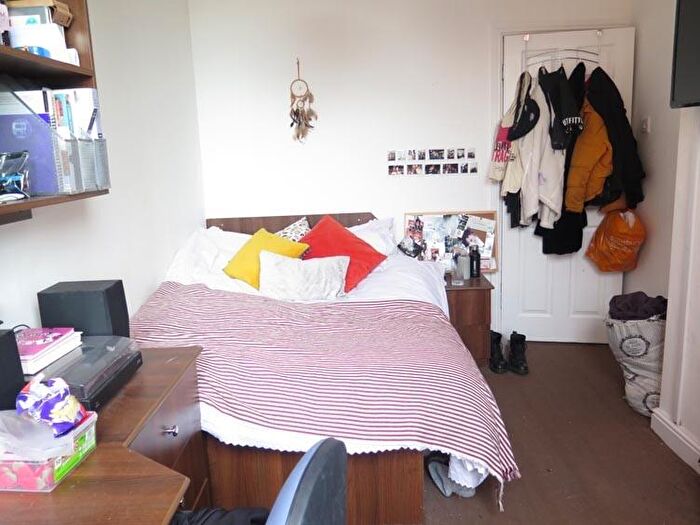 6 Bedroom House To Rent In Headingley Mount, Leeds, LS6