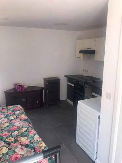 Studio To Rent In Tachbrook Road, Southall, UB2