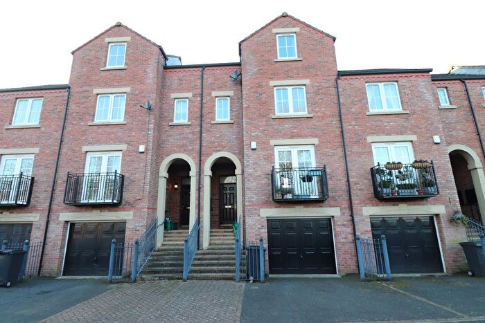 2 Bedroom Town House To Rent In Mcllmoyle Way, Carlisle, CA2