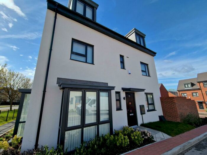 4 Bedroom House To Rent In Dove Mews, Doncaster, DN4