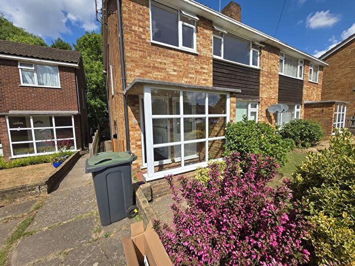 2 Bedroom Property To Rent In Hitchin Road, Luton, LU2